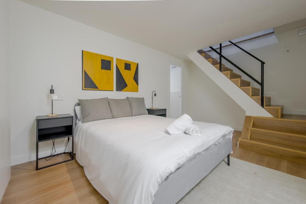 Modern Apt & Cool Interior Design En El Retiro Apartment Madrid Exterior photo