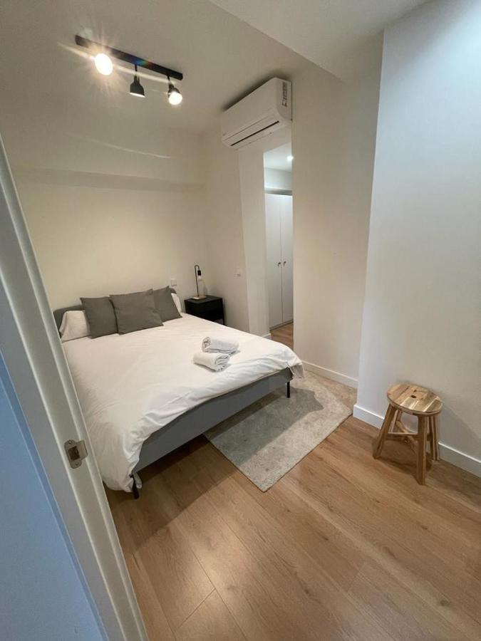 Modern Apt & Cool Interior Design En El Retiro Apartment Madrid Exterior photo